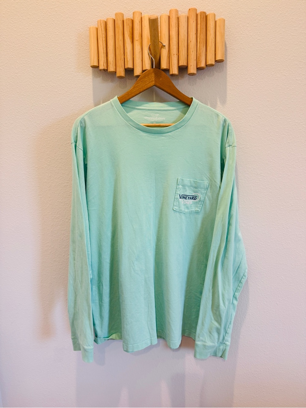 Vineyard Vines Men's Long-Sleeve Pocket Tee in Mint Green